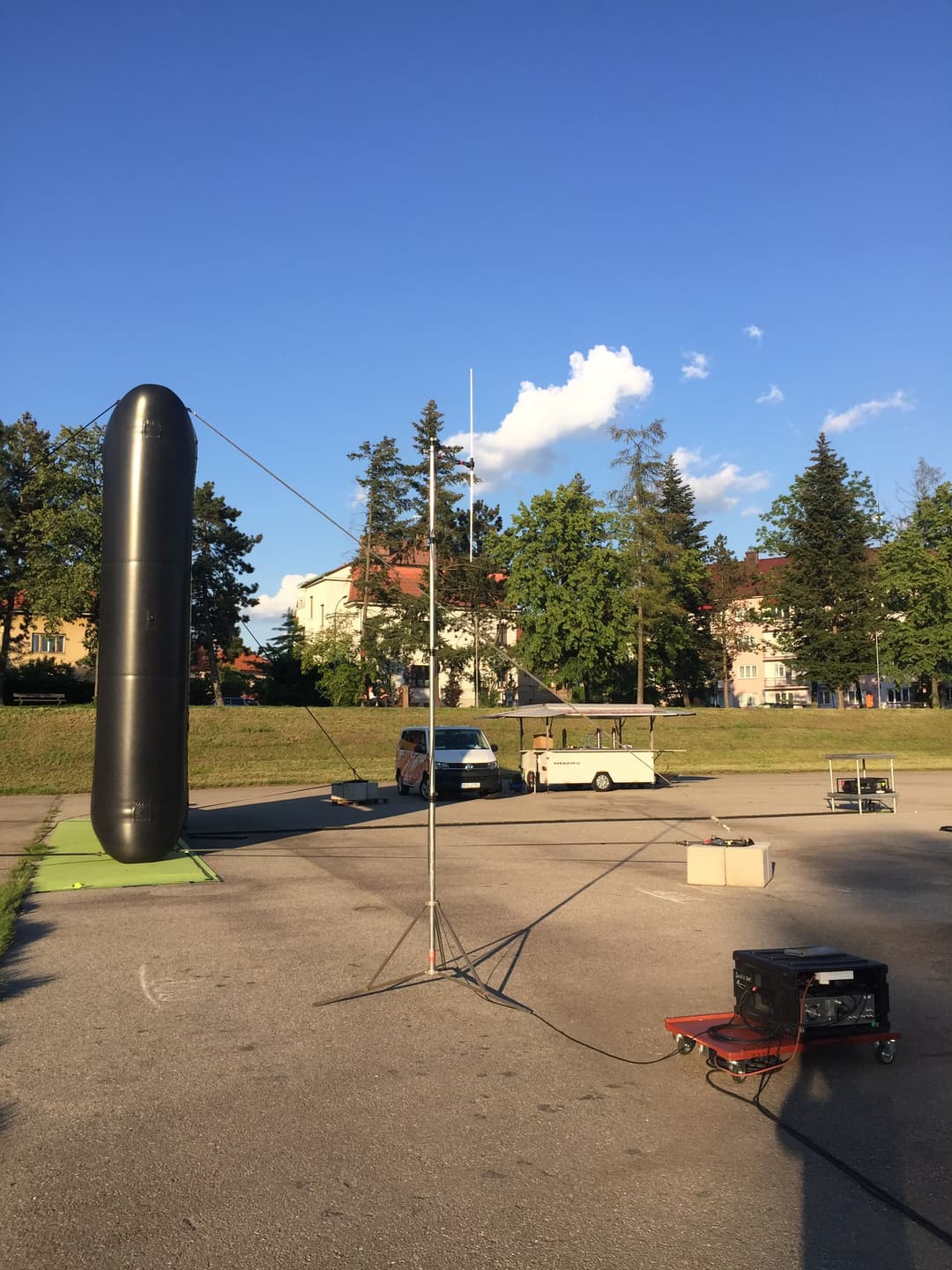Kompletní služby k vysílání zvuku pro venkovní FM autokina a autokoncerty. Realizace byla provedena Markem Svobodou s přezdívkou Saxon | Marek Svoboda & saxondvb.cz