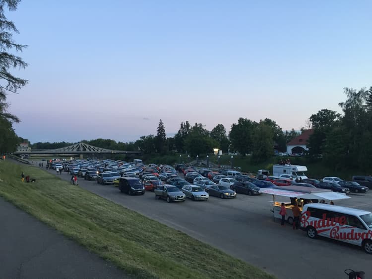 1. Ukázka Služba autokina - Marek Svoboda (Saxon) | saxondvb.cz